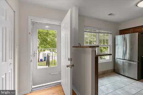 Entry Way - 1842 Bronzegate Blvd #191, Silver Spring, MD 20904 photo 3 of 4