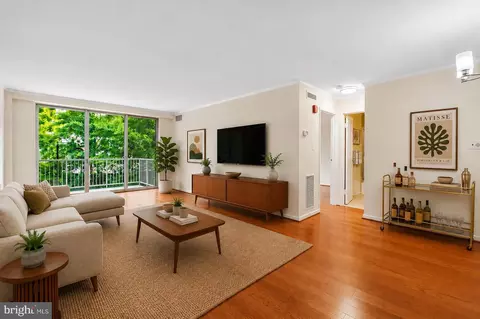 4977 Battery Ln #1-204, Bethesda, MD 20814