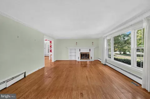 Living - 805 Orchard Way, Silver Spring, MD 20904 photo 1 of 4