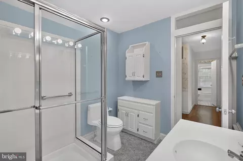 Bath - 805 Orchard Way, Silver Spring, MD 20904 photo 2 of 4