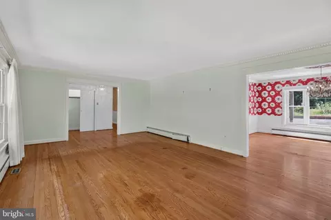 Living - 805 Orchard Way, Silver Spring, MD 20904 photo 2 of 4