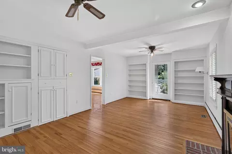 Living - 805 Orchard Way, Silver Spring, MD 20904 photo 4 of 4