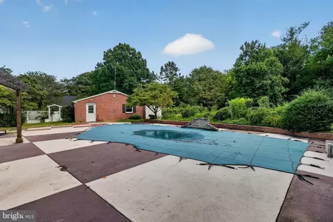 Exterior - 805 Orchard Way, Silver Spring, MD 20904 photo 4 of 15