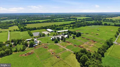 20800 Whites Ferry Rd, Poolesville, MD 20837