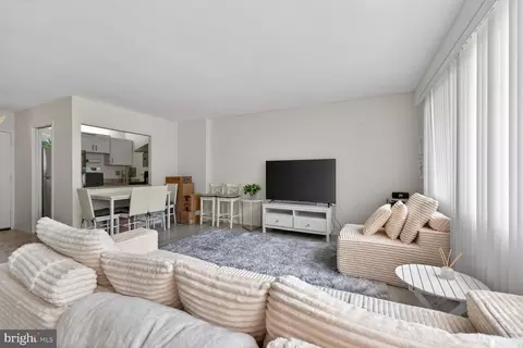5500 Friendship Blvd #2401N, Chevy Chase, MD 20815