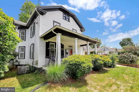 13 Cedar Ave, Gaithersburg, MD 20877
