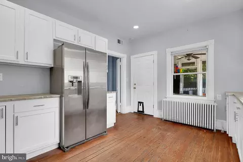 Entry Way - 13 Cedar Ave, Gaithersburg, MD 20877 photo 1 of 2