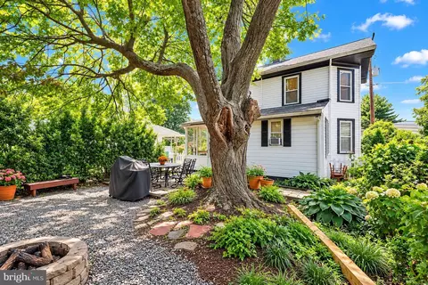 Exterior - 13 Cedar Ave, Gaithersburg, MD 20877 photo 6 of 10