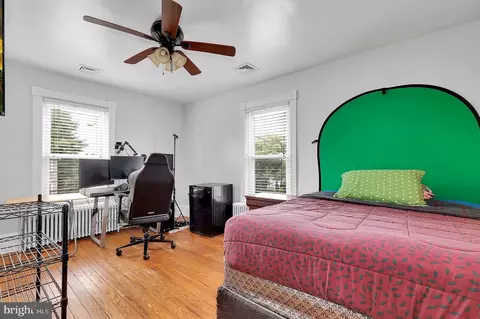 Bedroom - 13 Cedar Ave, Gaithersburg, MD 20877 photo 3 of 4