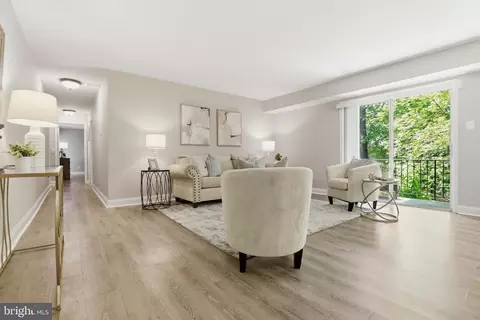 10636 Montrose Ave #2, Bethesda, MD 20814
