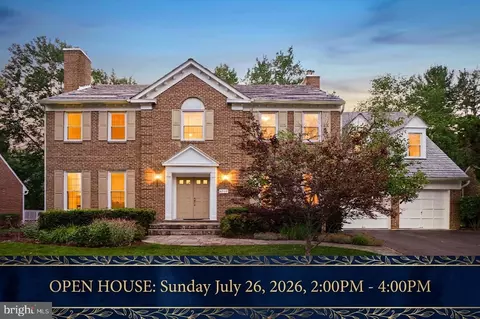 9705 Holloway Hl, Potomac, MD 20854