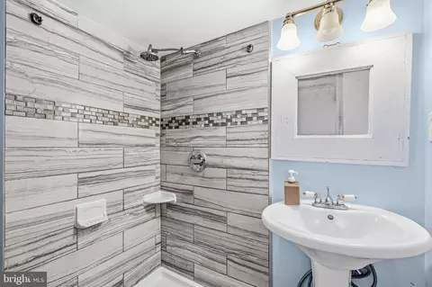 Bath - 4116 Fogel Ln, Silver Spring, MD 20906 photo 2 of 2