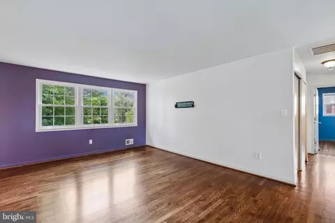 Living - 2806 Vixen Ln, Silver Spring, MD 20906 photo 3 of 9