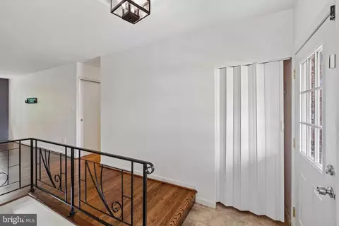 Entry Way - 2806 Vixen Ln, Silver Spring, MD 20906 photo 6 of 6