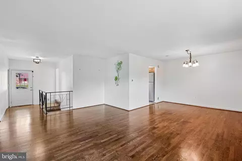 Entry Way - 2806 Vixen Ln, Silver Spring, MD 20906 photo 3 of 6