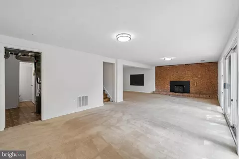 Living - 2806 Vixen Ln, Silver Spring, MD 20906 photo 9 of 9