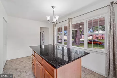 Entry Way - 2806 Vixen Ln, Silver Spring, MD 20906 photo 2 of 6