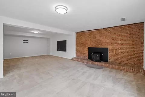 Living - 2806 Vixen Ln, Silver Spring, MD 20906 photo 7 of 9