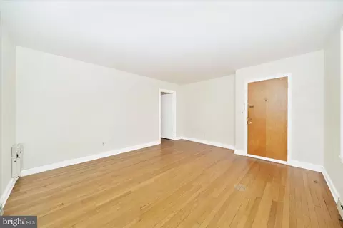Living - 25930 Ridge Rd, Damascus, MD 20872 photo 2 of 6