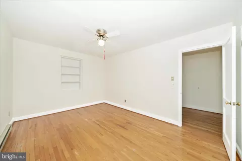 Bedroom - 25930 Ridge Rd, Damascus, MD 20872 photo 4 of 6