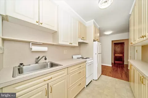 Kitchen - 25930 Ridge Rd, Damascus, MD 20872 photo 3 of 6