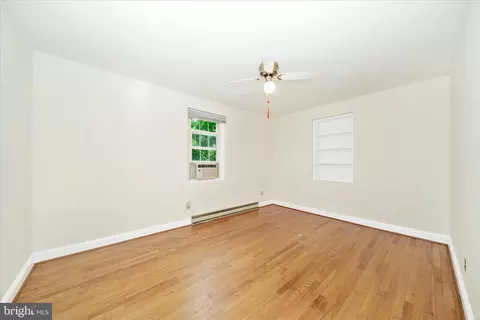Bedroom - 25930 Ridge Rd, Damascus, MD 20872 photo 3 of 6