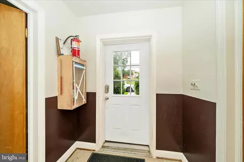 Entry Way - 25930 Ridge Rd, Damascus, MD 20872 photo 2 of 3