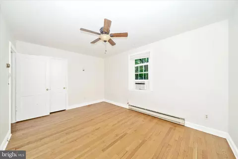 Bedroom - 25930 Ridge Rd, Damascus, MD 20872 photo 2 of 6