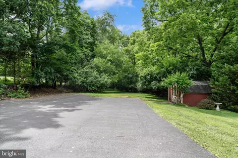 Exterior - 25930 Ridge Rd, Damascus, MD 20872 photo 8 of 11