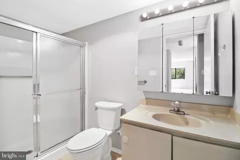 Bath - 15107 Interlachen Dr #2-409, Silver Spring, MD 20906 photo 4 of 4