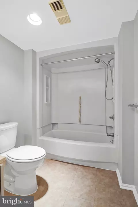 Bath - 15107 Interlachen Dr #2-409, Silver Spring, MD 20906 photo 3 of 4