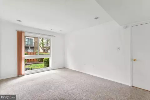 Living - 2344 Sun Valley Cir #2-AB, Silver Spring, MD 20906 photo 8 of 9