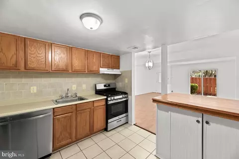 Kitchen - 2344 Sun Valley Cir #2-AB, Silver Spring, MD 20906 photo 2 of 4