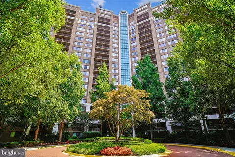 10101 Grosvenor Pl #217, Rockville, MD 20852