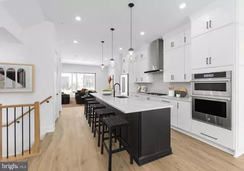 8622 Erdem Pl, Chevy Chase, MD 20815