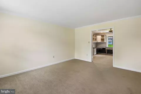 Living - 22 Locustwood Ct, Silver Spring, MD 20905 photo 2 of 5