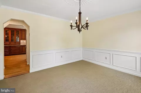 Entry Way - 22 Locustwood Ct, Silver Spring, MD 20905 photo 5 of 12