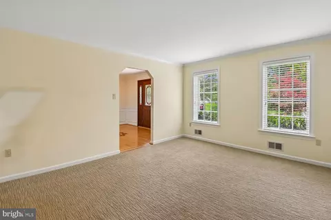 Living - 22 Locustwood Ct, Silver Spring, MD 20905 photo 1 of 5
