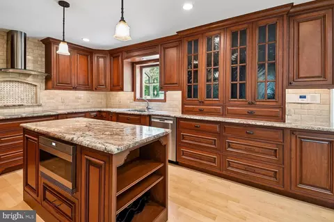 Kitchen - 22 Locustwood Ct, Silver Spring, MD 20905 photo 4 of 4