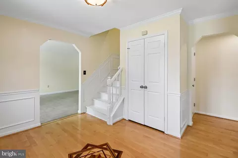 Entry Way - 22 Locustwood Ct, Silver Spring, MD 20905 photo 3 of 12