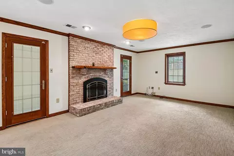 Living - 22 Locustwood Ct, Silver Spring, MD 20905 photo 3 of 5