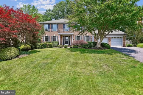 22 Locustwood Ct, Silver Spring, MD 20905