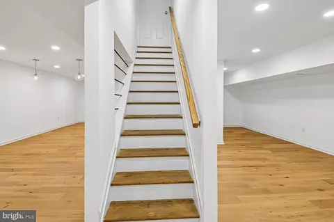 Entry Way - 22 Locustwood Ct, Silver Spring, MD 20905 photo 11 of 12