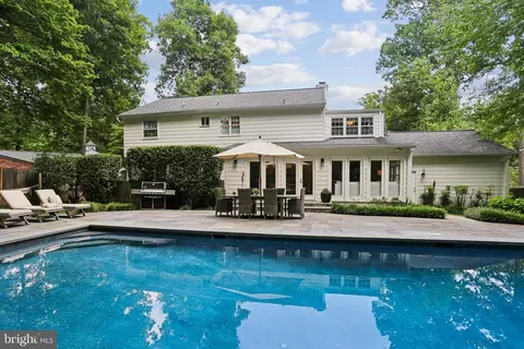 Exterior - 11220 Willowbrook Dr, Potomac, MD 20854 photo 3 of 5