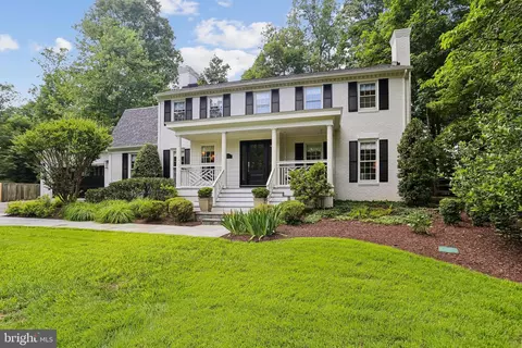 Exterior - 11220 Willowbrook Dr, Potomac, MD 20854 photo 2 of 5