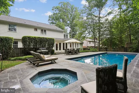 Exterior - 11220 Willowbrook Dr, Potomac, MD 20854 photo 5 of 5