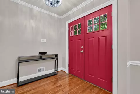 Entry Way - 15304 Durant St, Silver Spring, MD 20905 photo 3 of 10