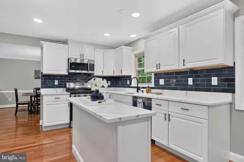 Kitchen - 15304 Durant St, Silver Spring, MD 20905 photo 4 of 8