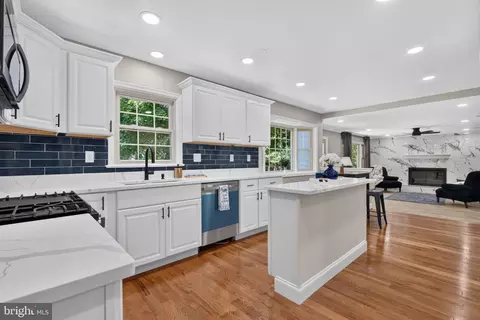 Kitchen - 15304 Durant St, Silver Spring, MD 20905 photo 8 of 8