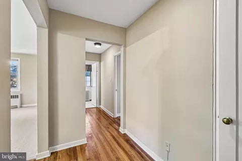 Entry Way - 2223 Washington Ave #103, Silver Spring, MD 20910 photo 2 of 2